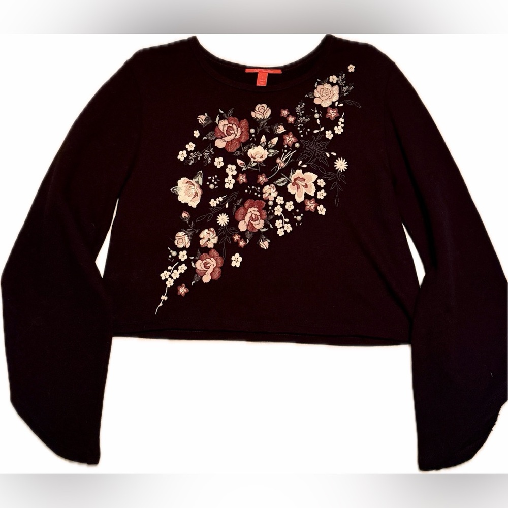 Chelsea & Violet Floral Embroidered Crop Top Sweater- Black